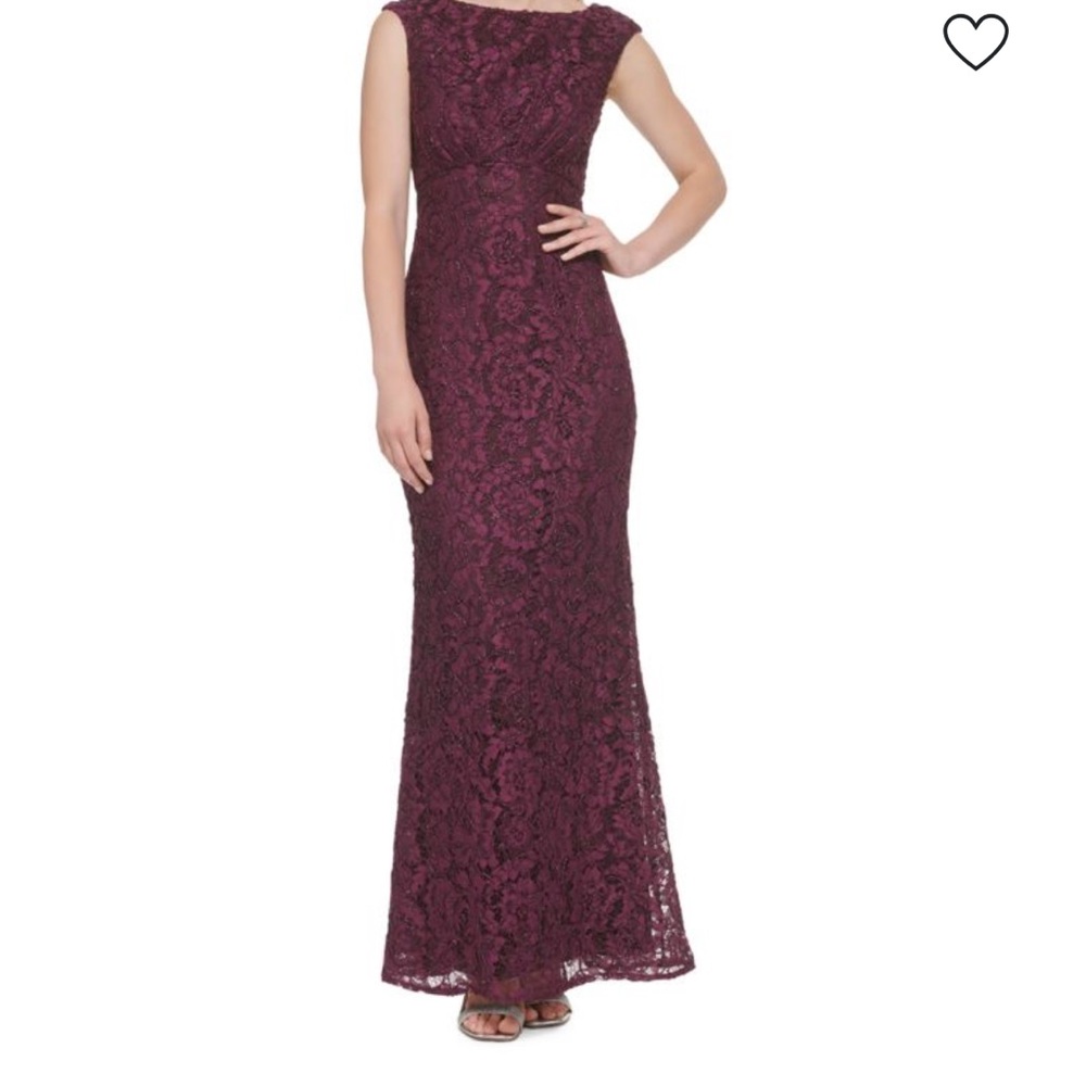 Elegant Vince Camuto beaded Lace Evening Gown - Plum